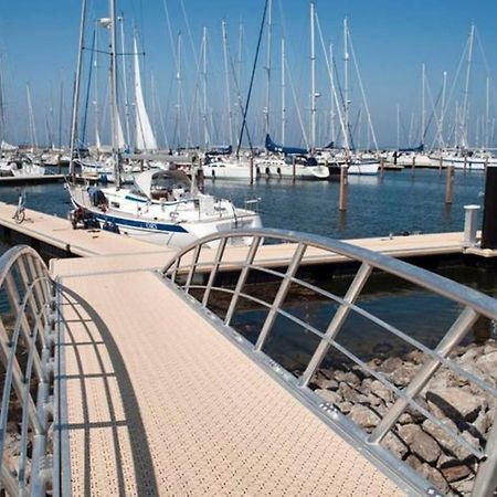 Ijsvogel Apartment, Duplex Family Home 4-Bed Located On The Largest Saltwater Lake Bruinisse Exterior photo