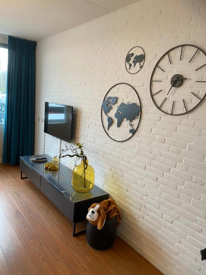 Ijsvogel Apartment, Duplex Family Home 4-Bed Located On The Largest Saltwater Lake Bruinisse Exterior photo