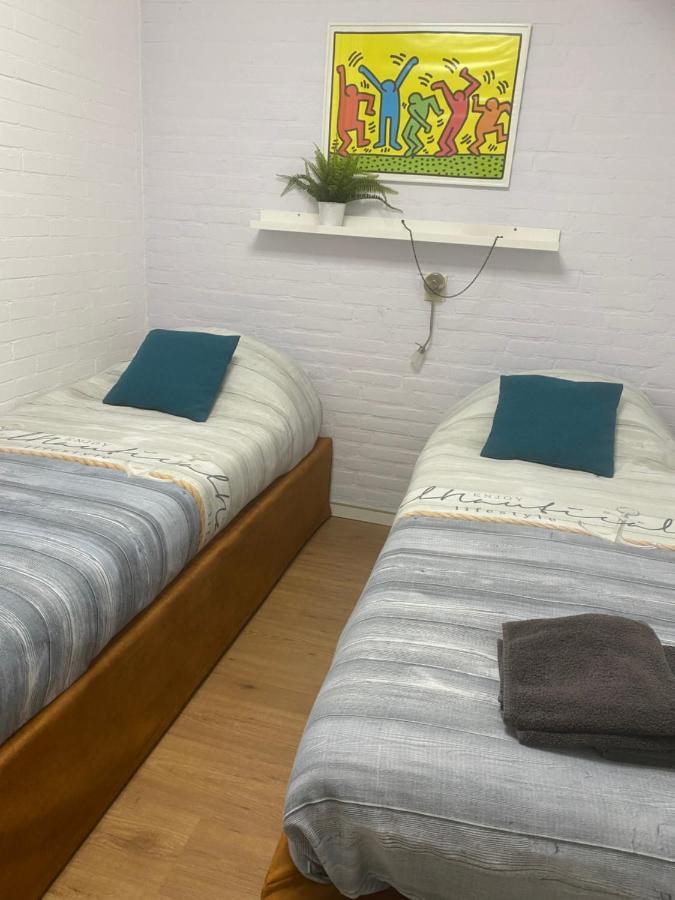 Ijsvogel Apartment, Duplex Family Home 4-Bed Located On The Largest Saltwater Lake Bruinisse Exterior photo